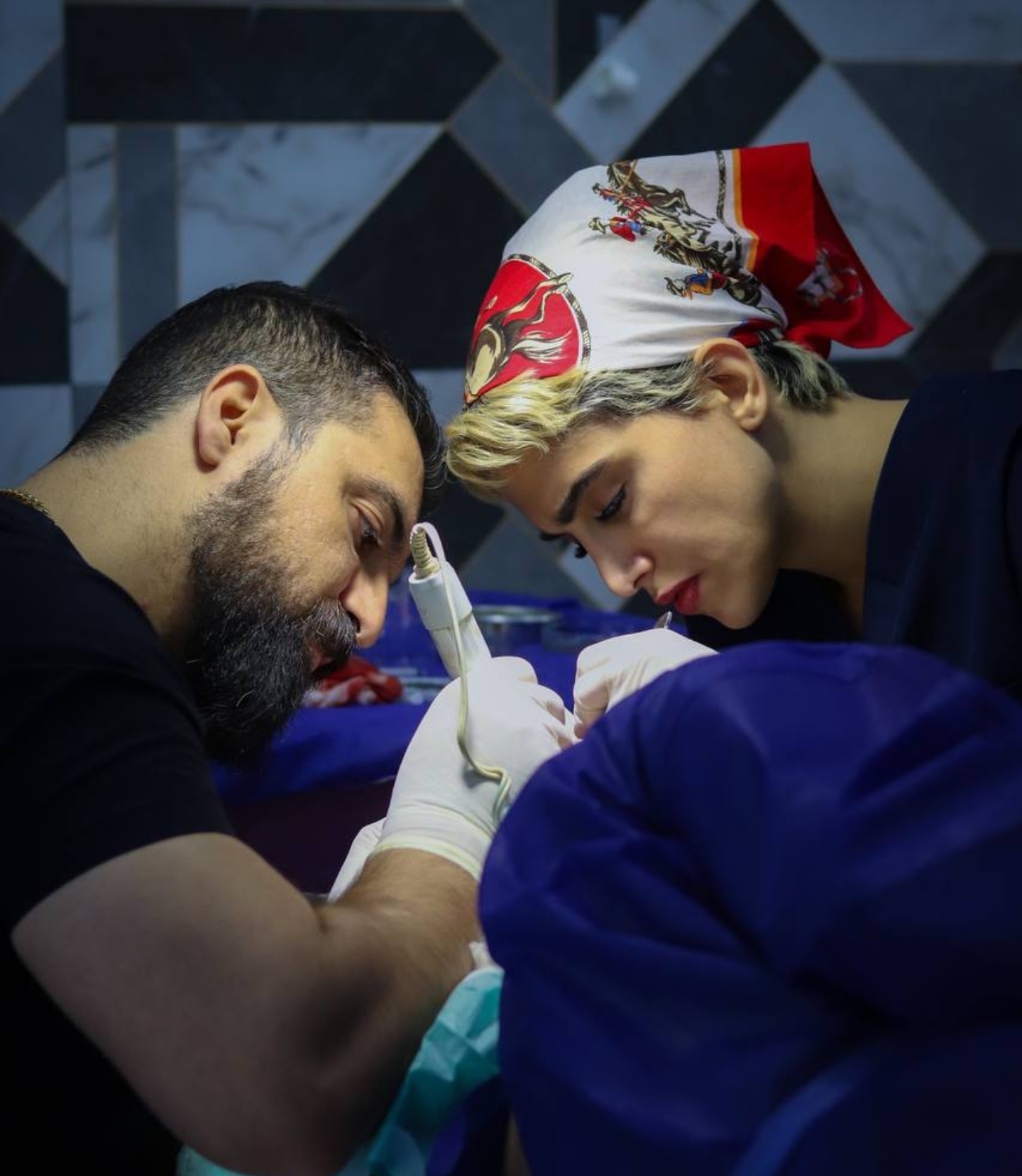 با ما تفاوت را احساس کنید